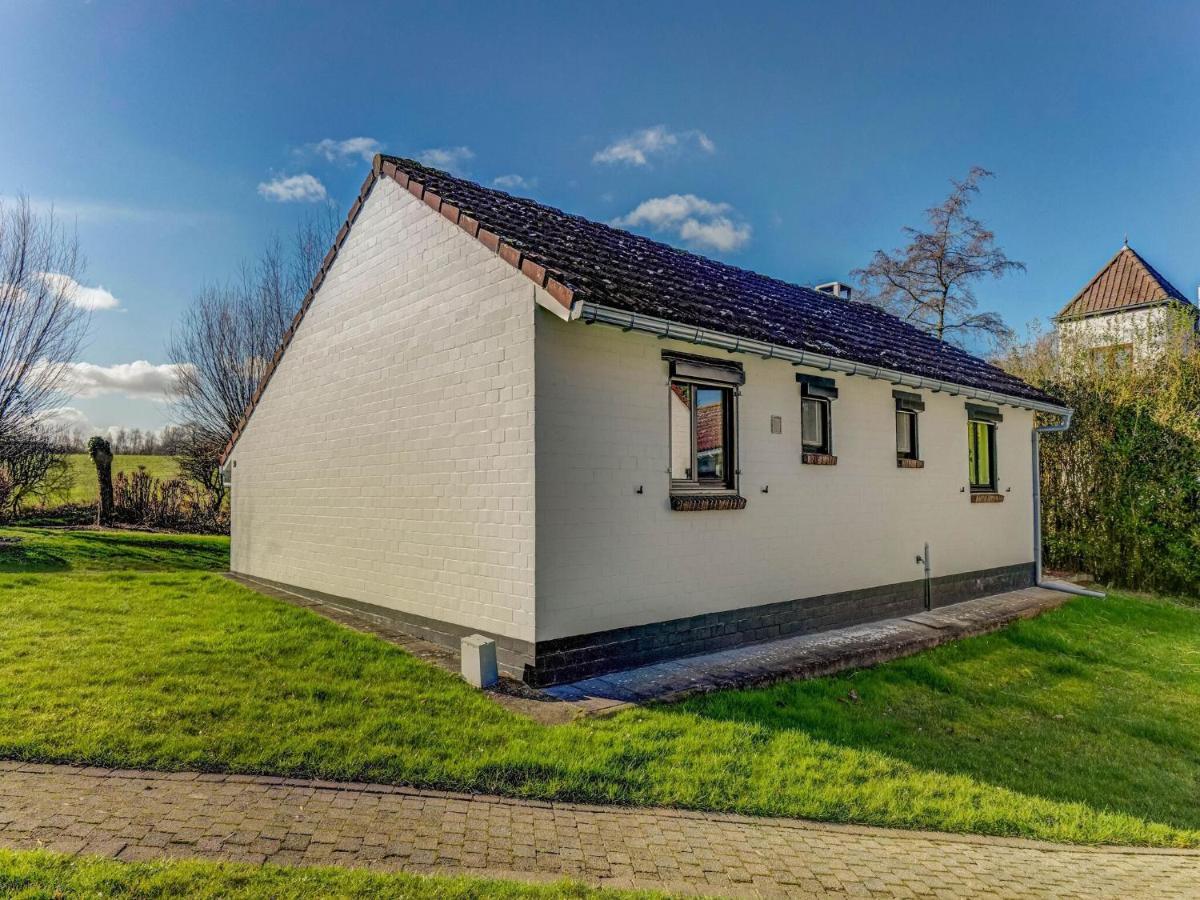 Vakantiehuis Inviting In With Garden