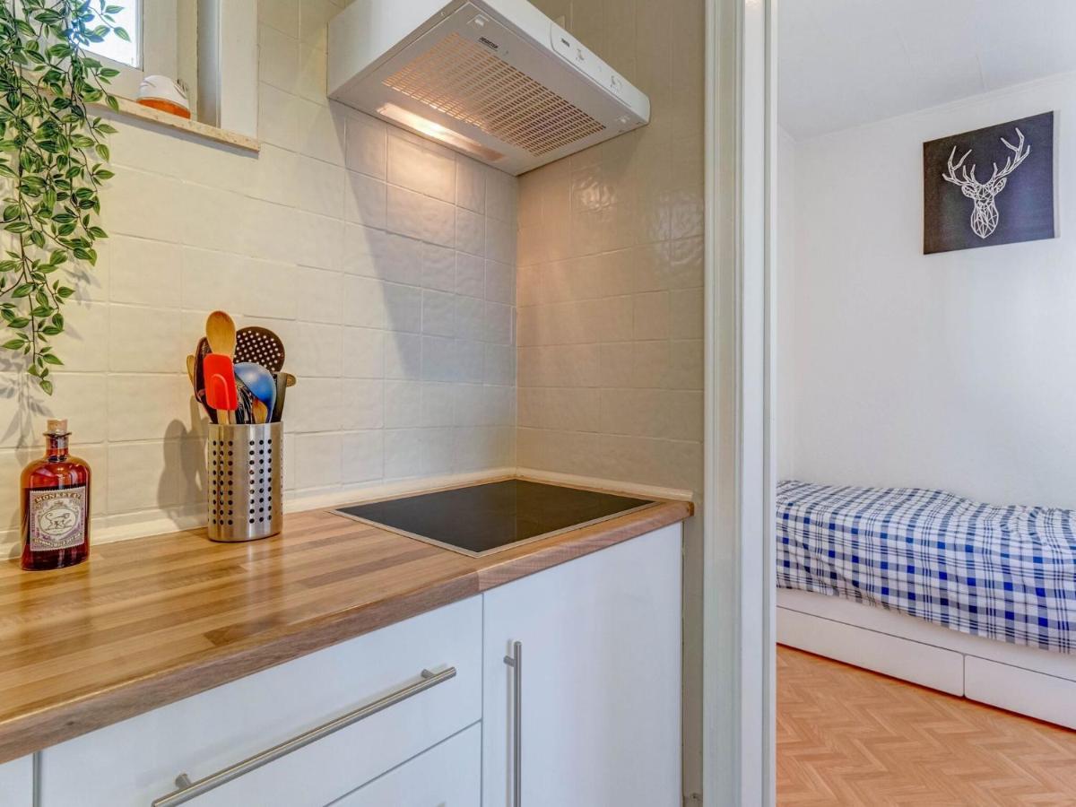 Vakantiehuis Inviting In With Garden Heuvelland