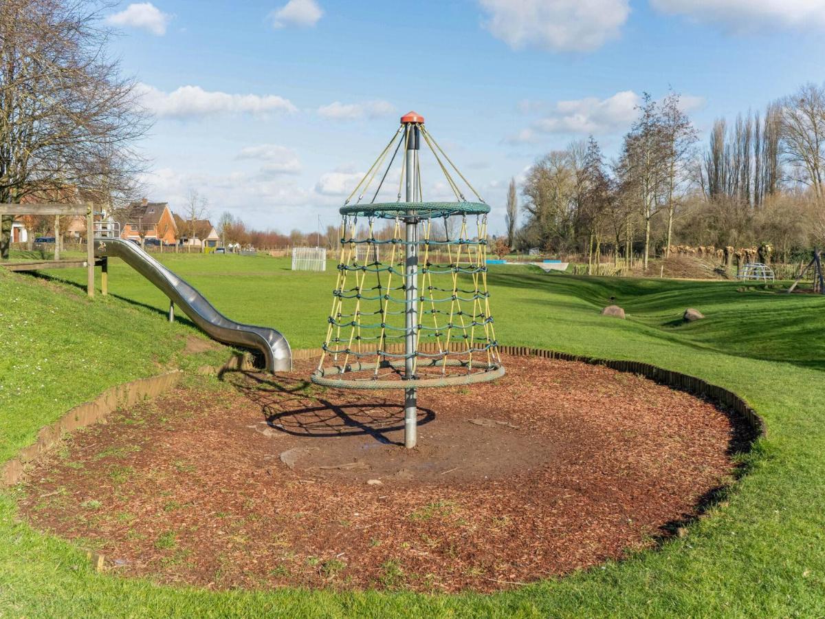 Vakantiehuis Inviting In With Garden Heuvelland